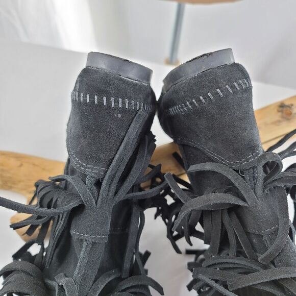 Minnetonka black fringed moccasin boots - Picture 5 of 7